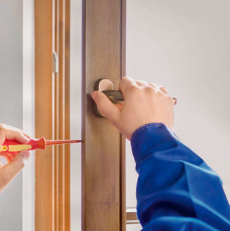 Казалось бы, изобретение оконных рам из алюминия и ПВХ должно было снизить популярность традиционного материала – дерева.